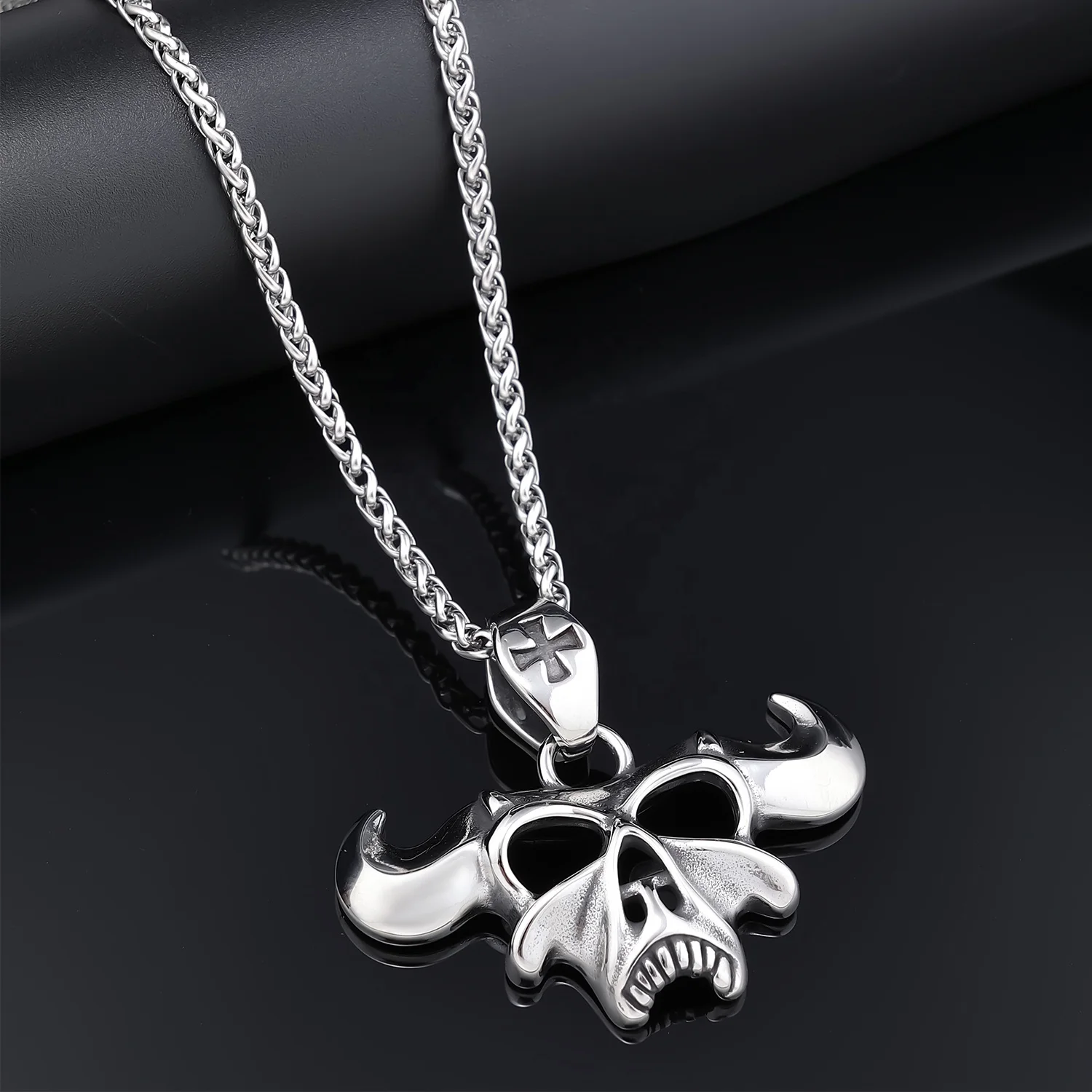 Gothic Horned Demon Skull Pendant Retro Stainless Steel Cow Satan Baphomet Ram Skull Necklace for Men Women