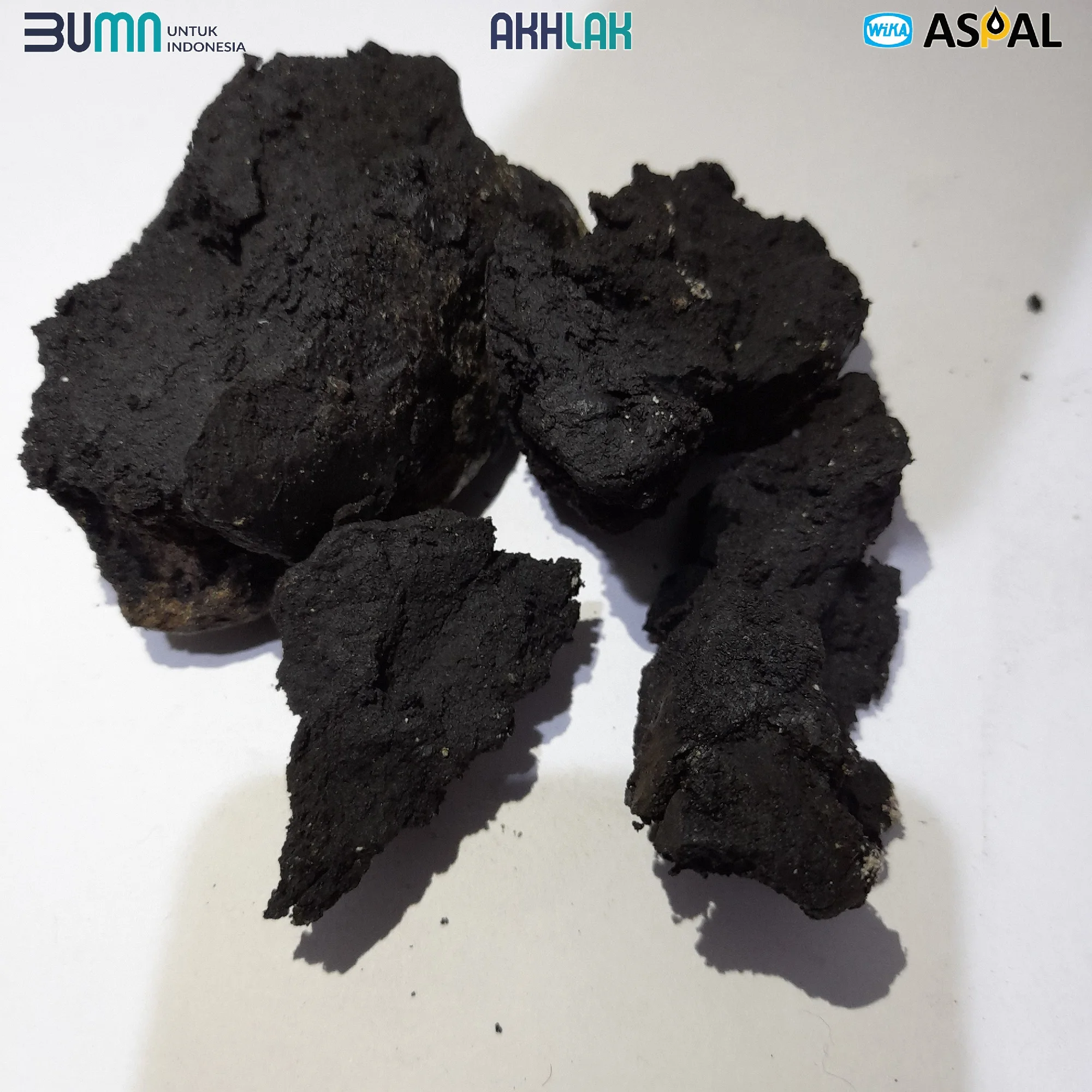 
High Softening Asphalt Manufacturer of Bitumen Raw Material for Substituting Asphalt Pen Oil 60/70 