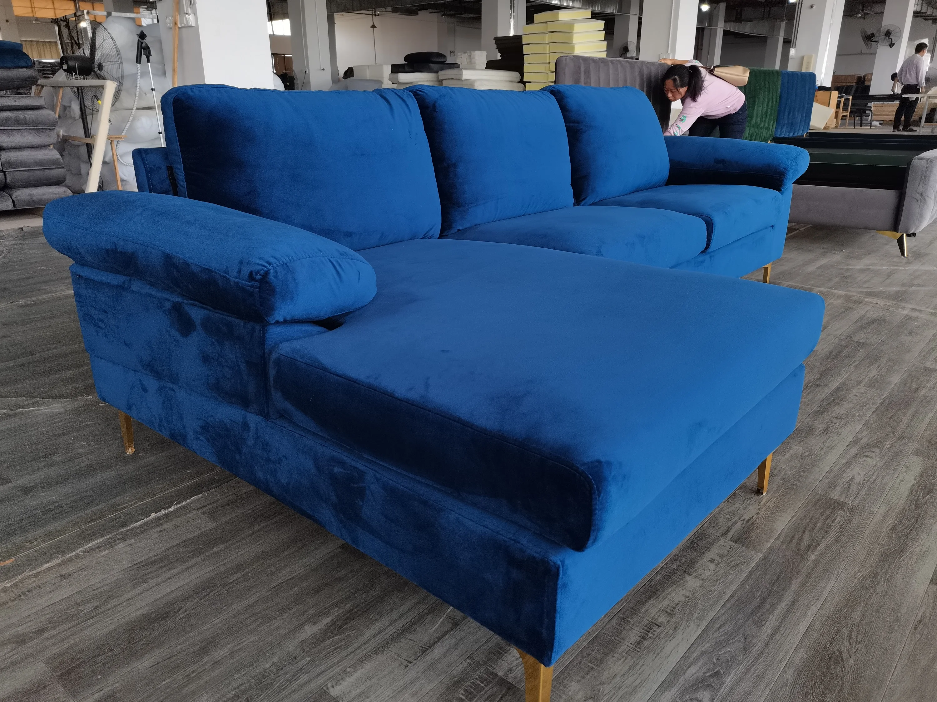 Factory wholesale couch living room sofa L Shape navy blue 3 seater velvet Sectional sofa and couch for living room furniture