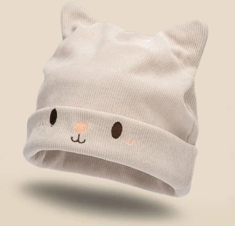 wholesale Acrylic beanie with pompom custom embroidery beanie winter hats for men and women golf knitted hat