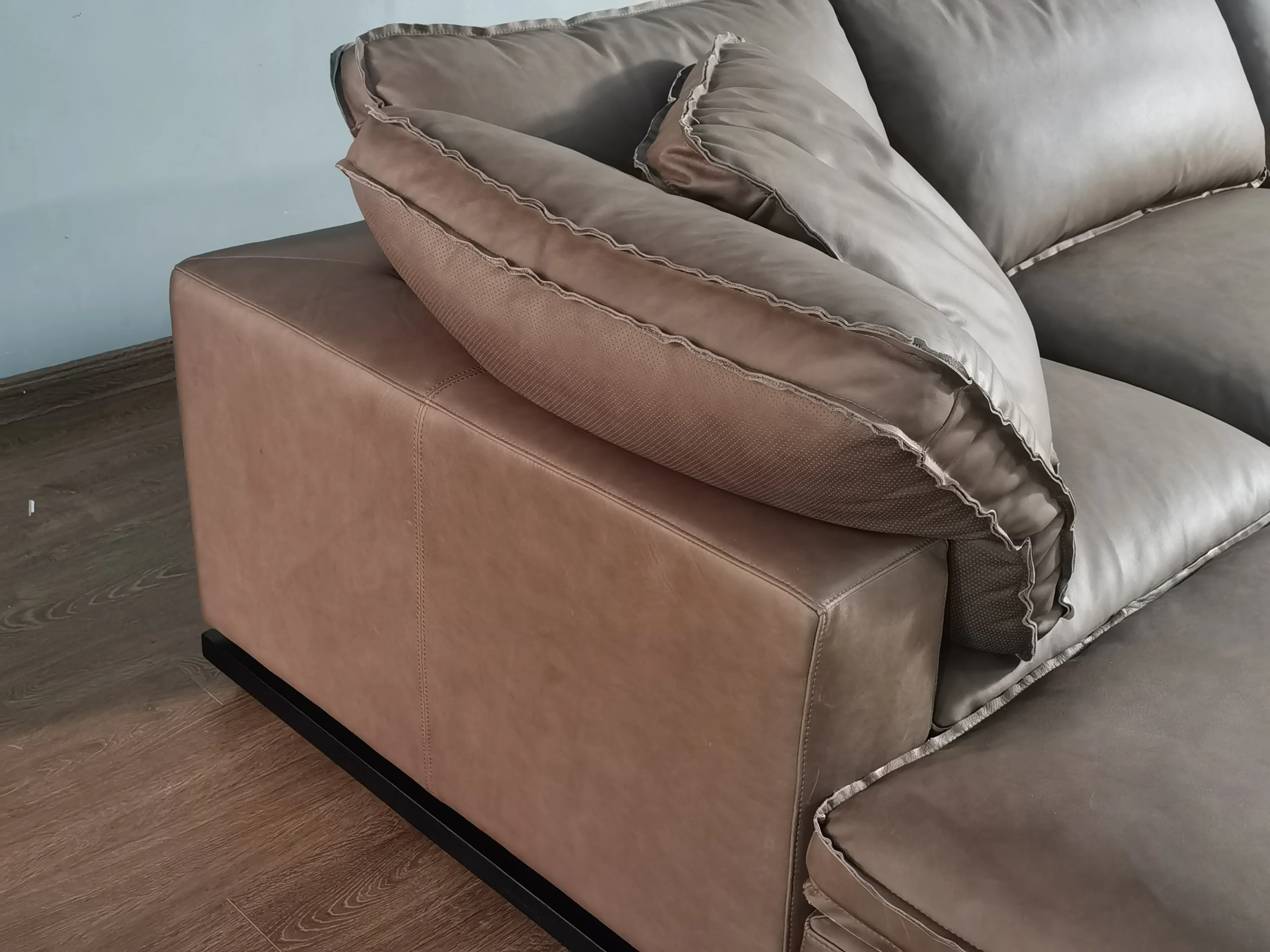 Диван для гостиной