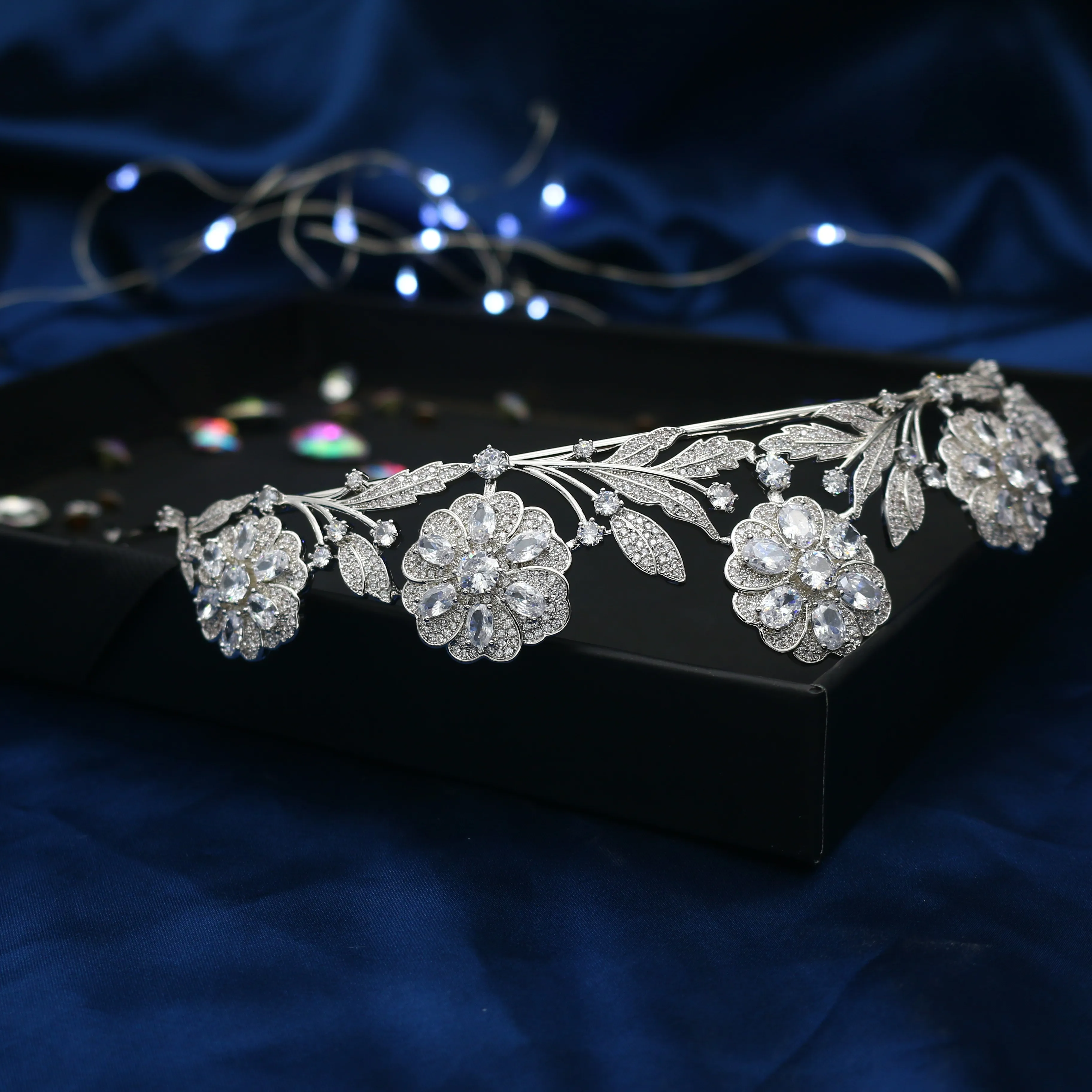 Fashion Women Bridal Tiaras And Crowns Zirconia Shining Exquisite 3A+ CZ Party Wedding Princess Pageant Crowns