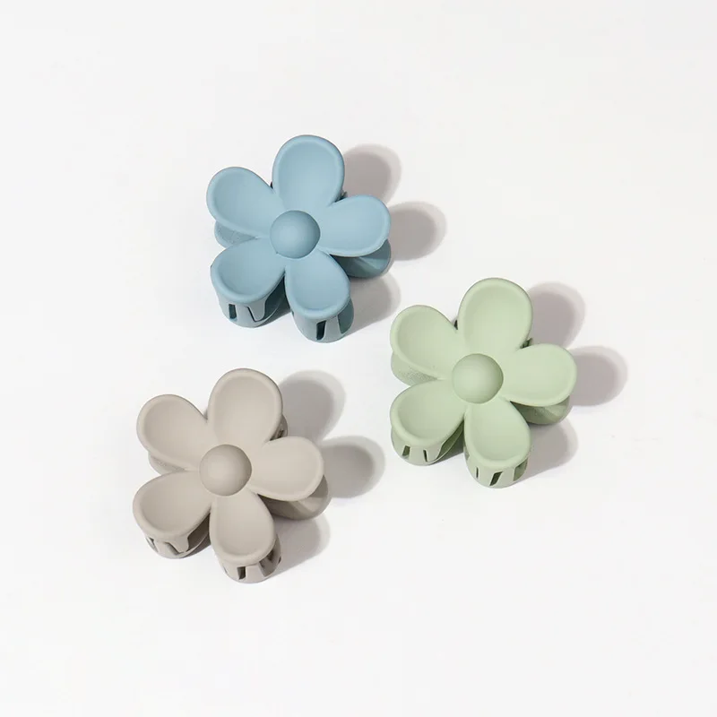 CN Fashionable Korean Small Acrylic Plastic Daisy Hair Clip Accessories For Women Flower Hair Claw Clips