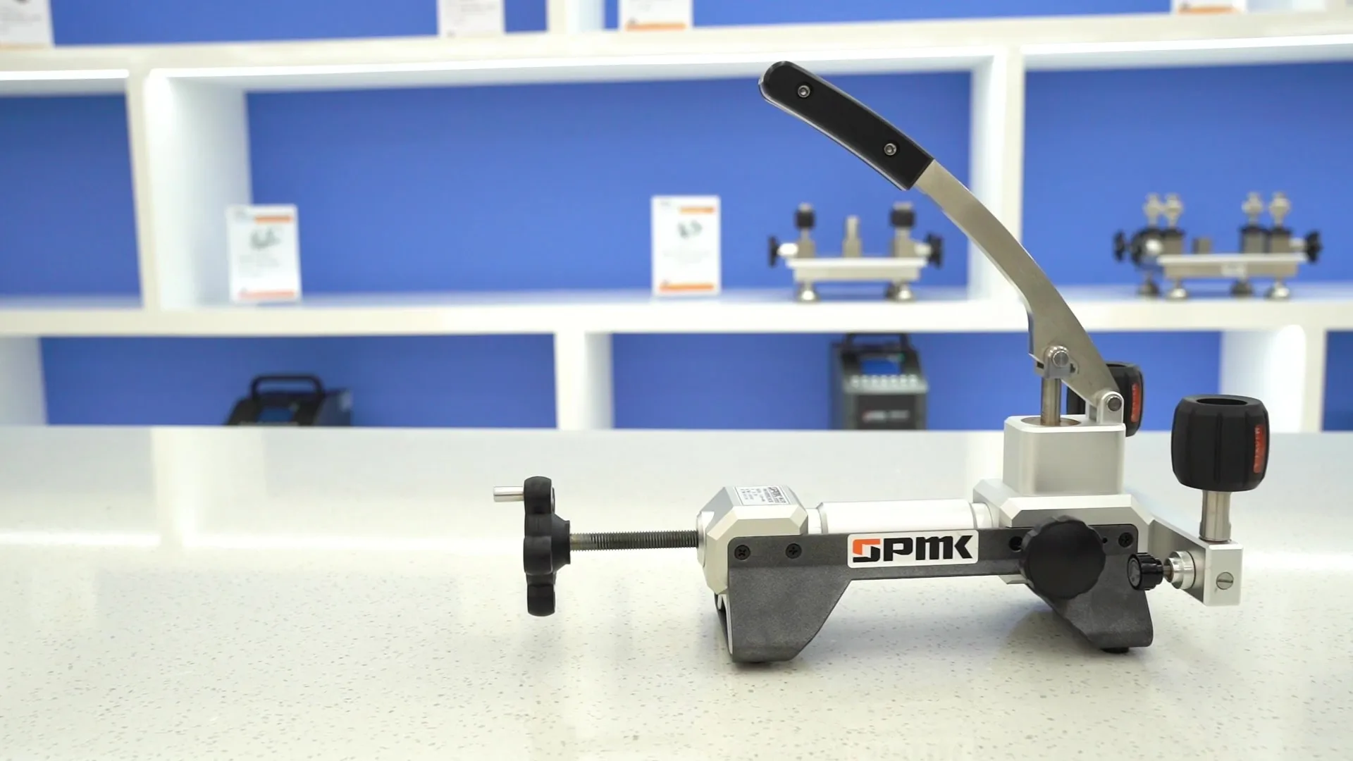 Hot Selling Low Pressure Calibration Pump Portable Pneumatic Pressure Calibrator