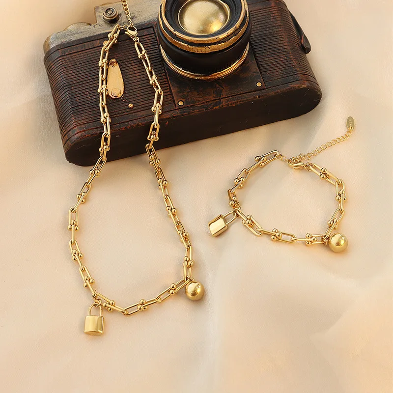 Fashion Jewelry  Stainless Steel  Gold Necklaces And Bracelet Lock Pendant Necklaces Jewelry Sets