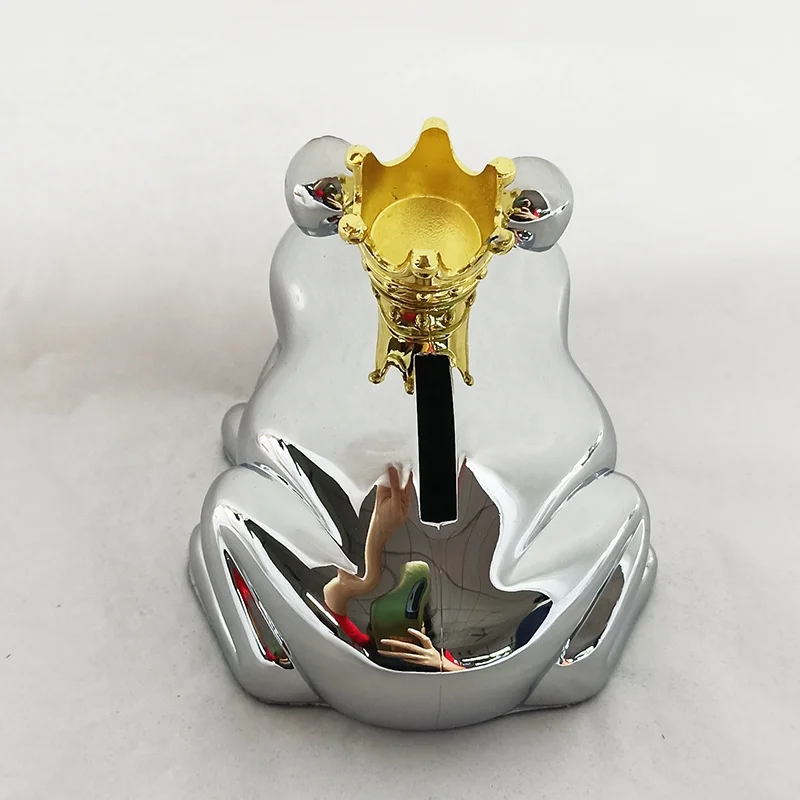 Metal money box frog chrome plated piggy bank with gold crown