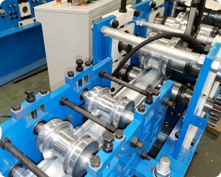 Shutter guide rails channel making machine roller shutter door slat side guide roll forming machine