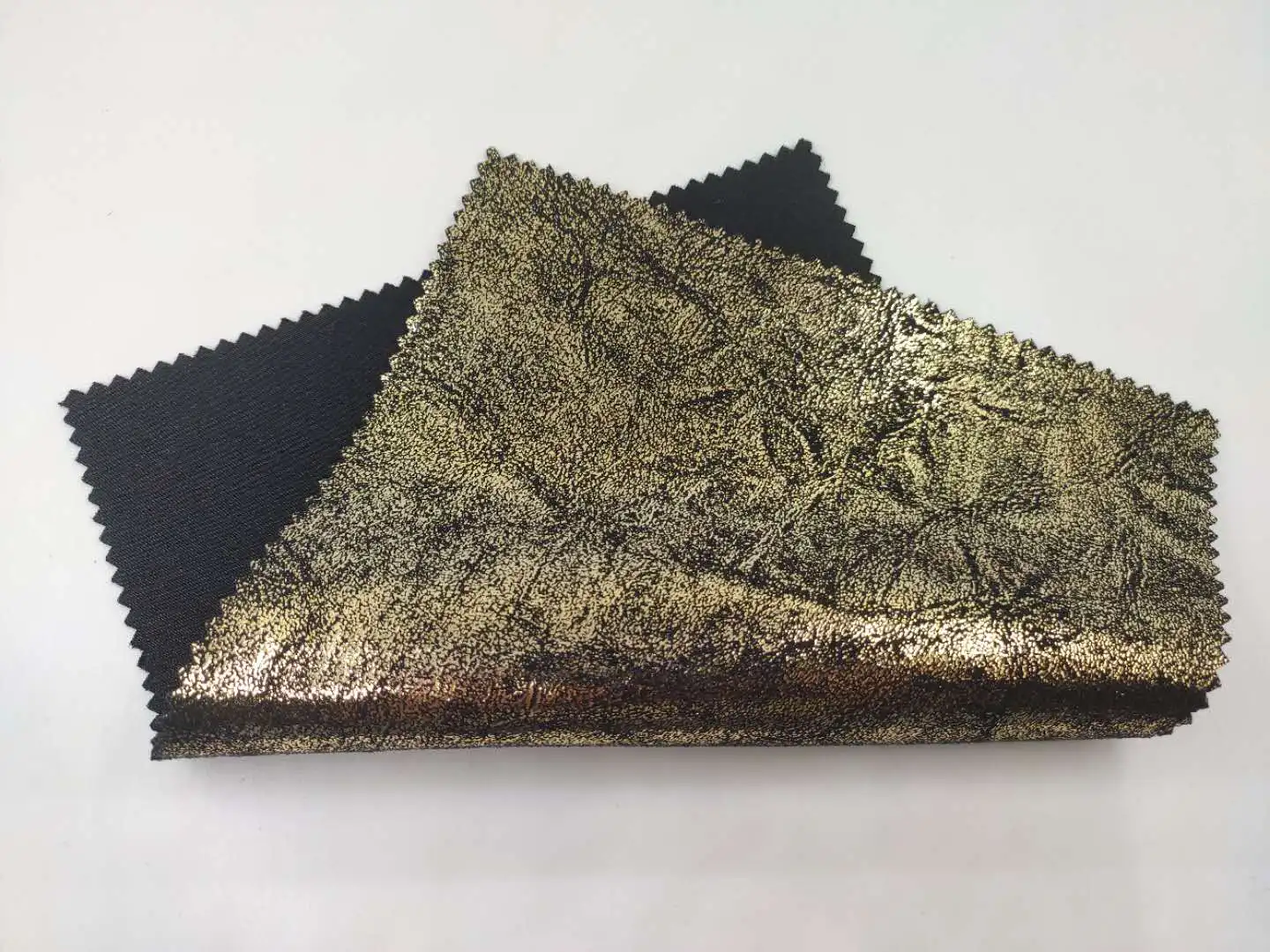  Bronzing treatment of suede cloth 100% polyester fabric Laceration resistant Knitting shoes