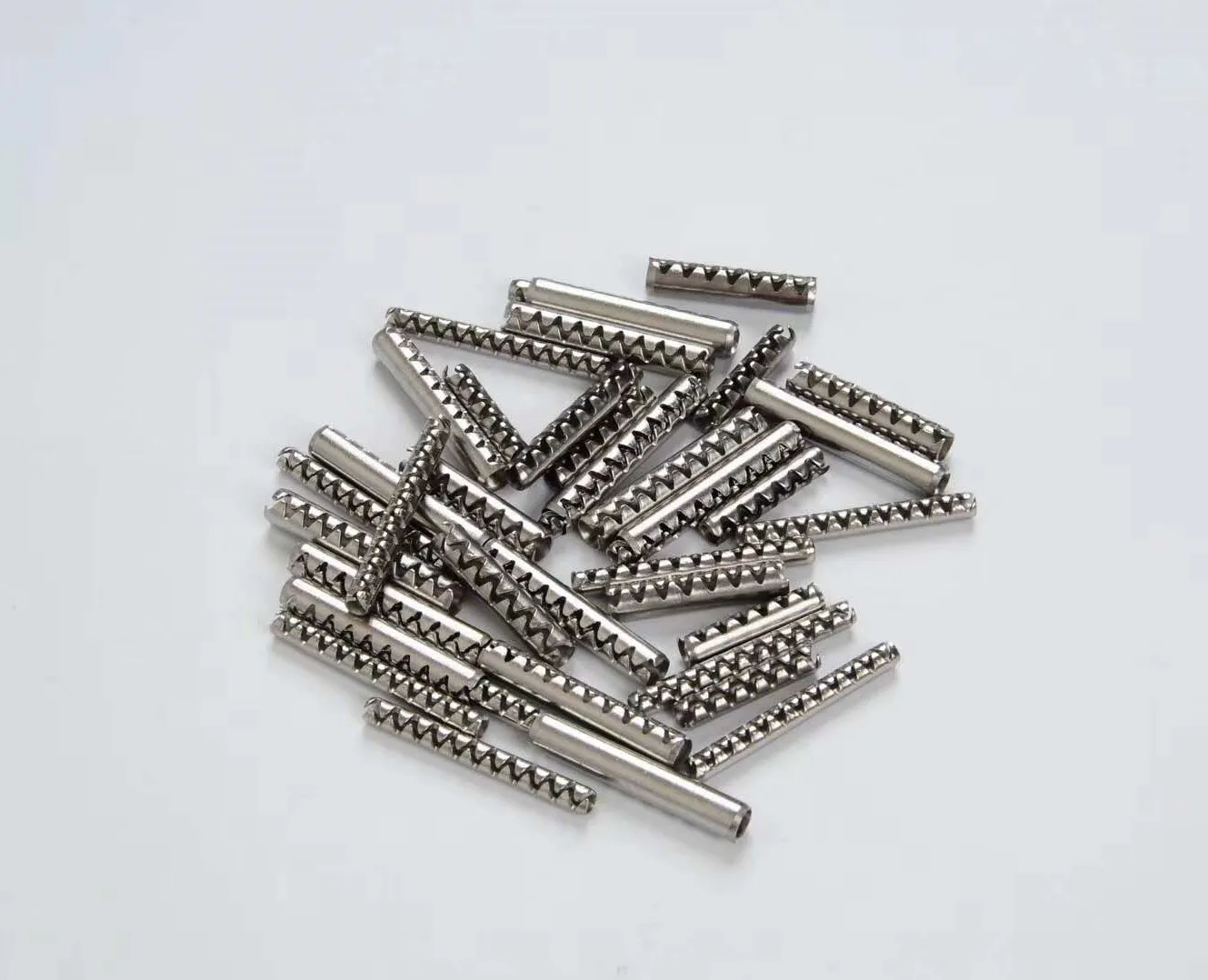 Factory customized high quality JIS B2808 65Mn/stainless steel cylindrical slotted serrated spring tension pins