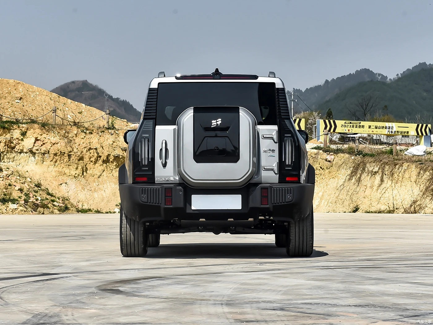 Best Selling 2024 Jetour T2 Rugged Crossover 2.0T Turbo Engine 4WD Compact SUV Off-Road New car All-Wheel Drive Gasoline car