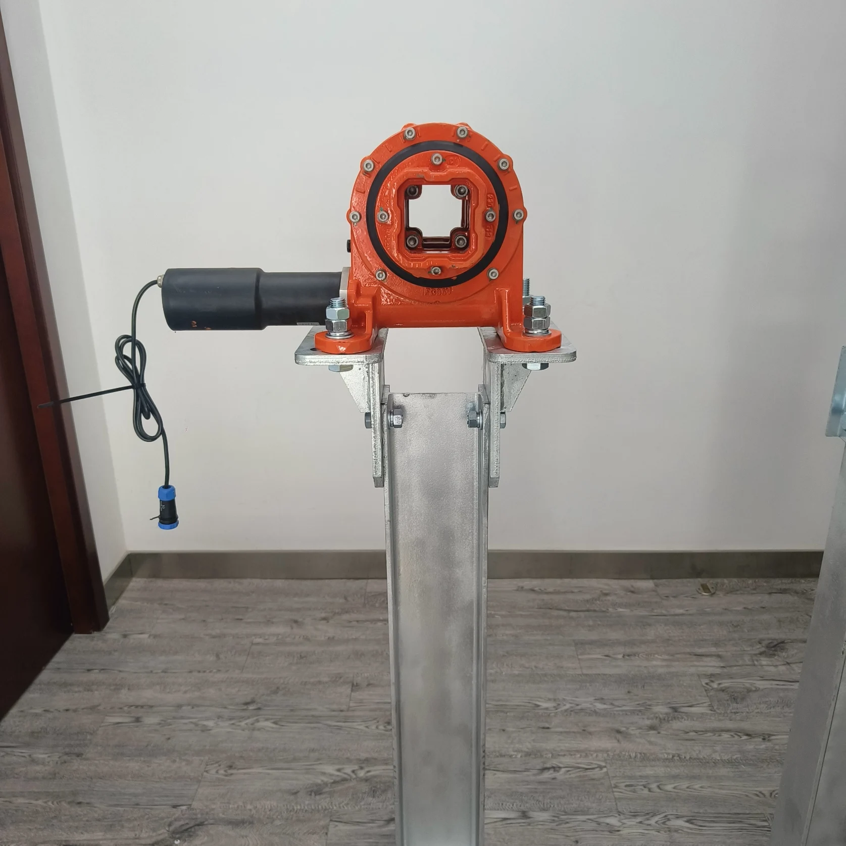 VE6 Solar Tracking System Slew Drive with motor 6' Single Axis Slew Drive