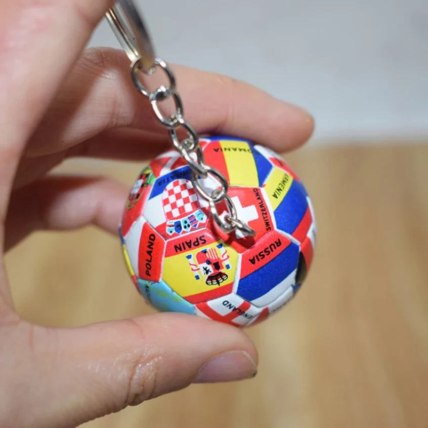 Wholesale  3.8CM Sports Football Keychain Twelve Countries Sport Car Bag Ball Flag Key Chain For Men Football Players
