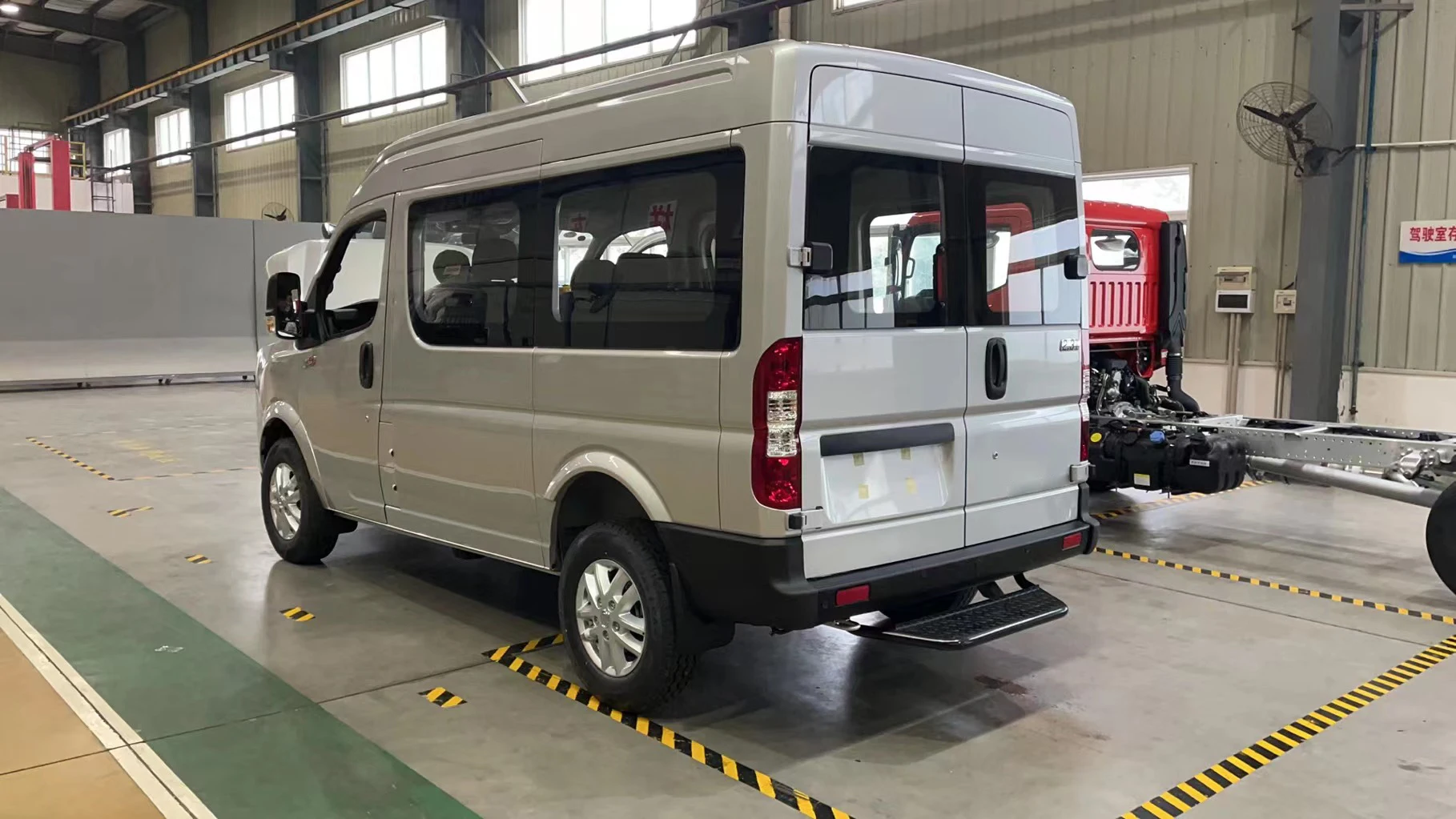 KING ONE WING VAN sprinter bus 17-23 Seats Bus mercedes sprinter van