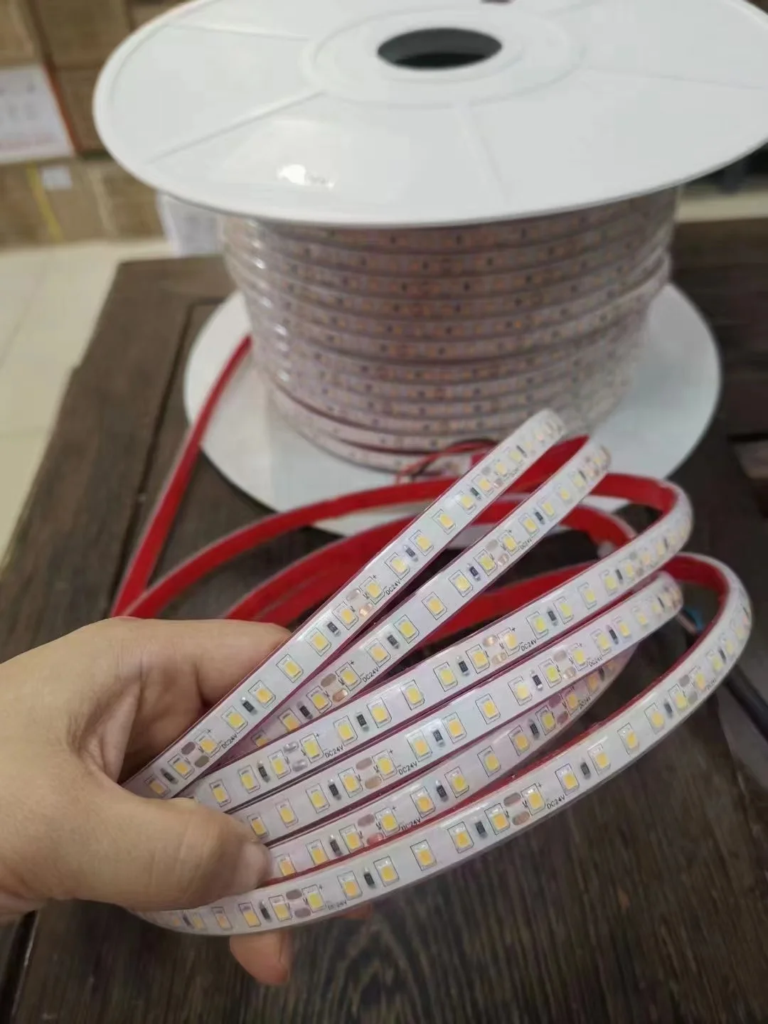 Factory Wholesale smart SMD2835 120leds CRI 80 5 year warranty 3000k 4000k 6000k 24v 12v led strip light for led mirror bathroom