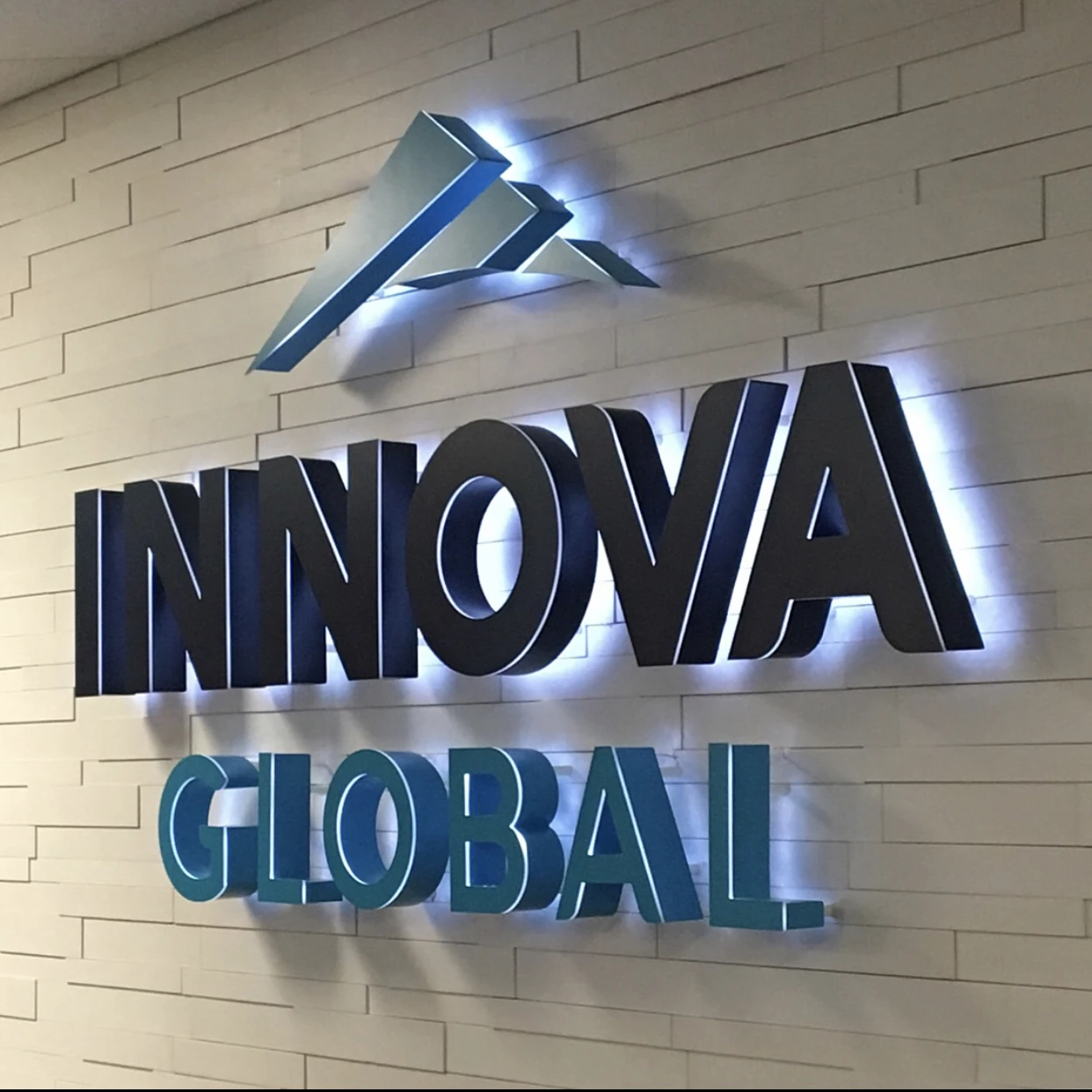 Manufacturer Custom Fast Shipping 3D Channel Advertising Signage Led Backlit Light Letter Sign