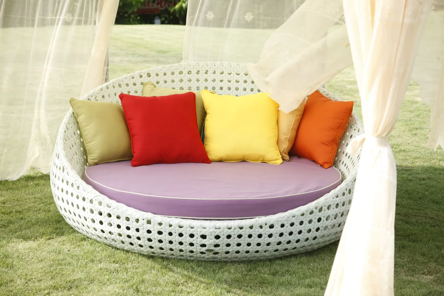 Садовая мебель, плетеный шезлонг, диван-кровать из ротанга, круглый диван-шезлонг