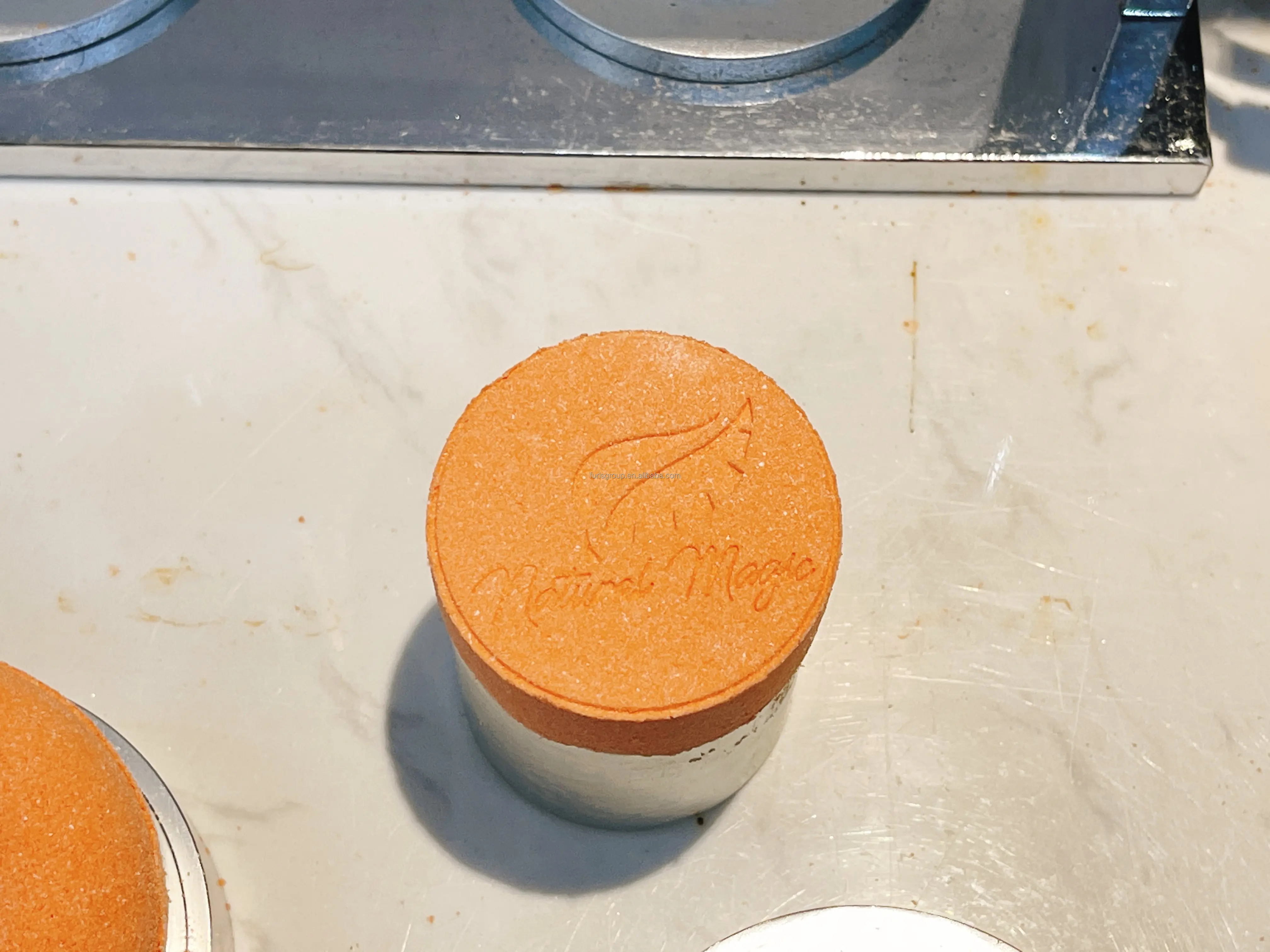 low cost dropship small business use 2 tons Bath Ball pneumatic press Making Equipment bathbomb Press Machine with 2 molds