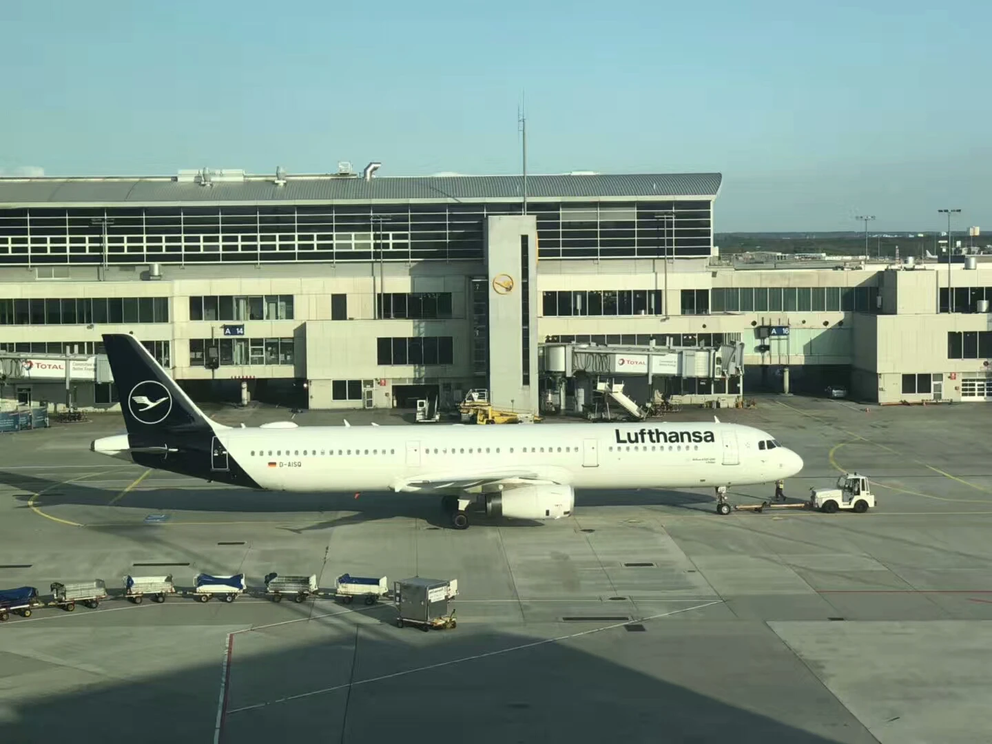 Max.63ton A320 B737 empty load drawbar tug pushback aircraft towing tractor