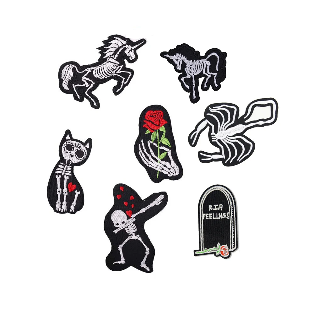 Нашивки с вышивкой черепом скорпиона из Белой и Черной Ткани в стиле панк