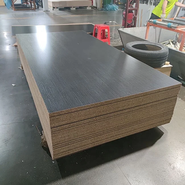 Directly supplied particle board supermarket shelf 25mm E1E0 granule veneer with even thickness and moisture-proof board core