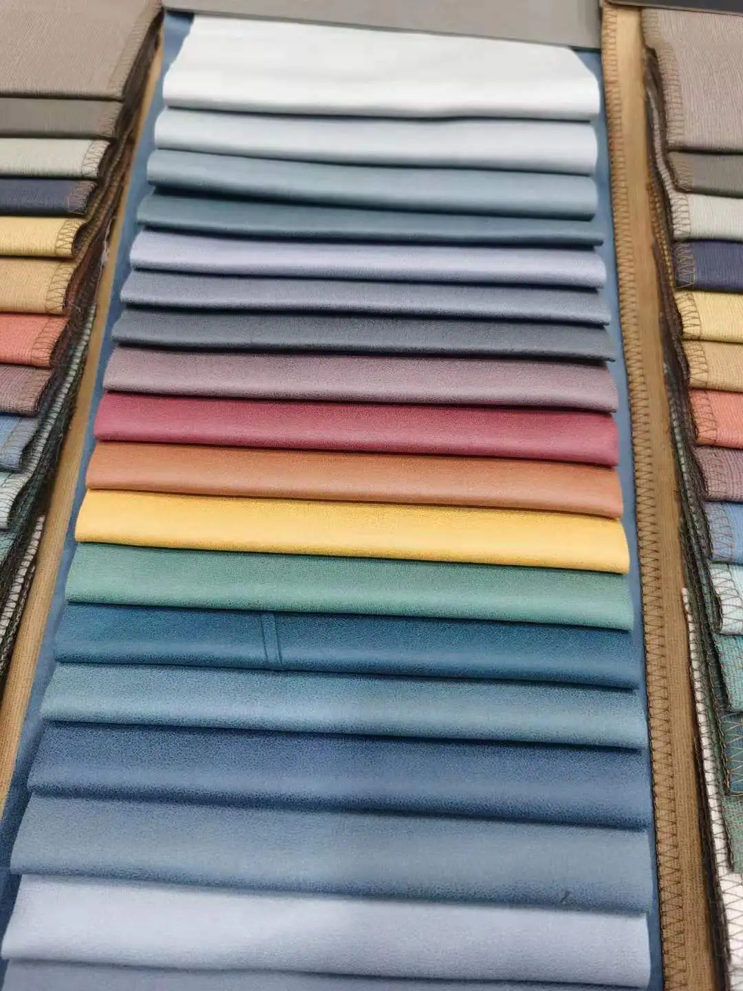 Luxury Soft Plush Holland Velvet Fabrics Upholstery Furniture Dyed Fabrics Sofa for Home Textile Chair Tricot Jacquard Fabric