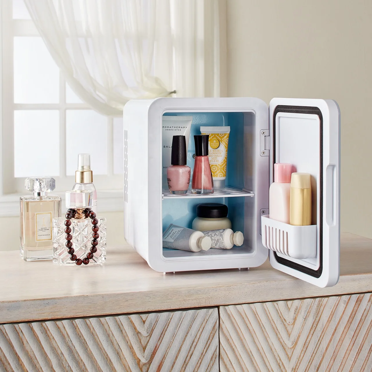 cooler box 4L mini cosmetic refrigerator retro fridge