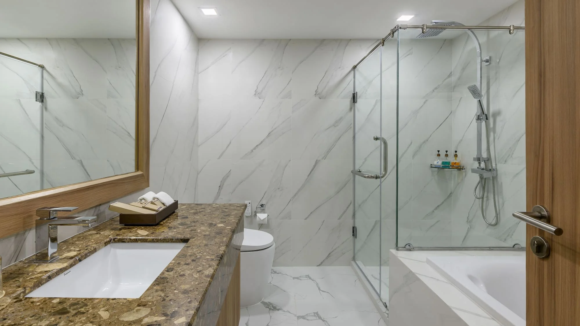 Customizable Modern Design 4 Star Luxury Hotel Bedroom Wood Finish for Villa Apartment Living Room or Hall