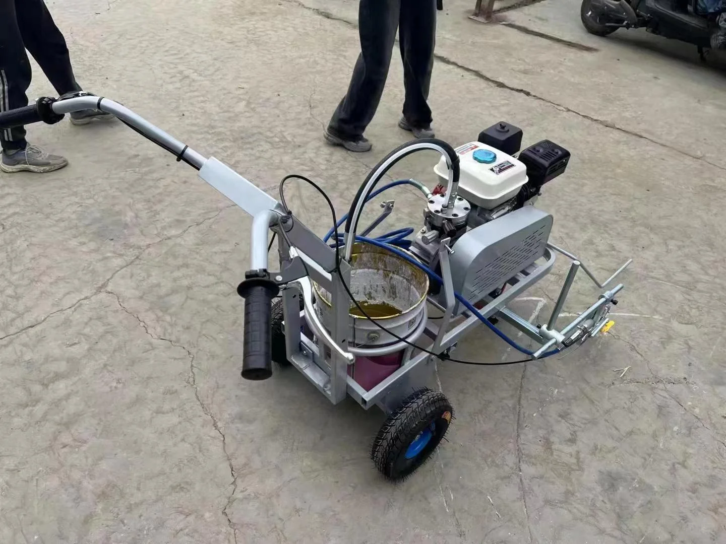 Cold Spray Road Marking Spray Machine Electric/battery Operated Sports Field Line Painting Machines