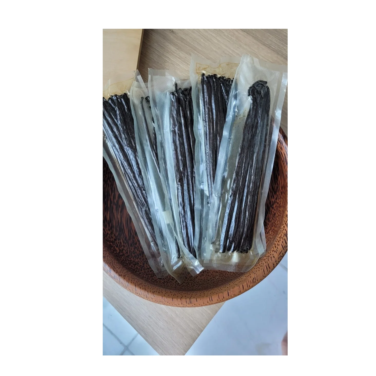 High Quality Natural Premium Grade Planifolia Vanilla Bean Wholesale Hot Selling Organic Vanilla Beans For Export