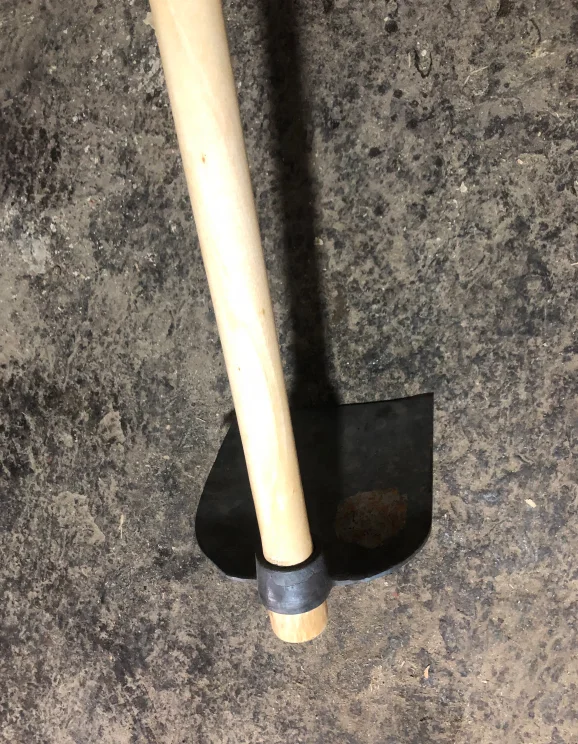 Factory Farming Hoe Head Forged Railway Steel Hoe steel digging hoe with wood handle