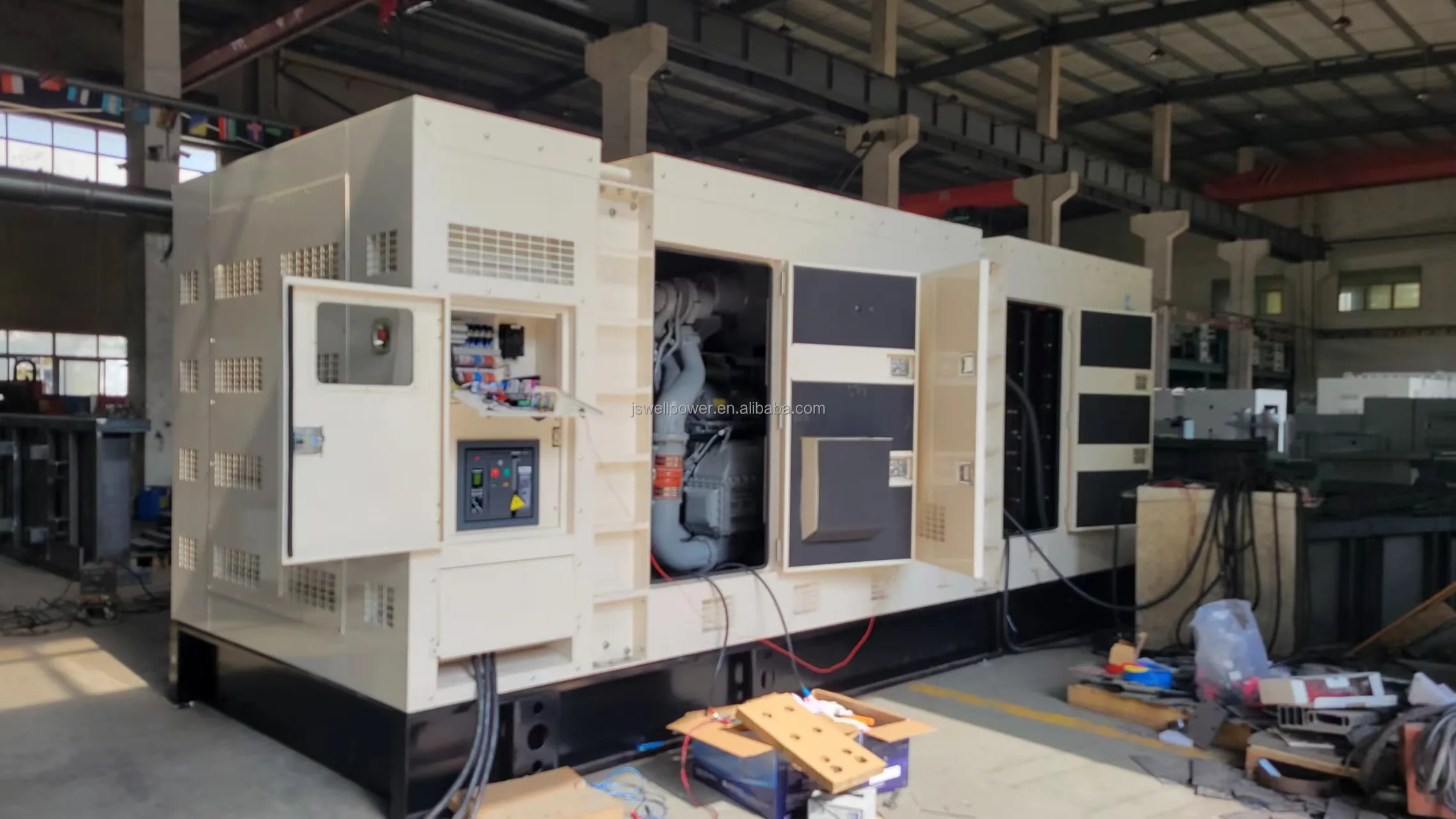 Powered by Cummins engine KTA38-G2 silent type 600kw 750kva diesel generator set