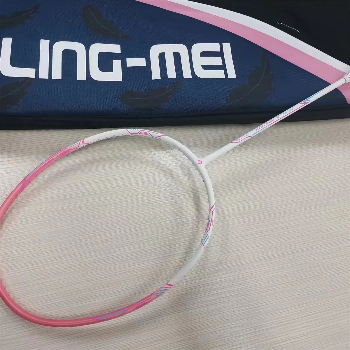 lingmei brand model C60 carbon fiber 4U badminton racket