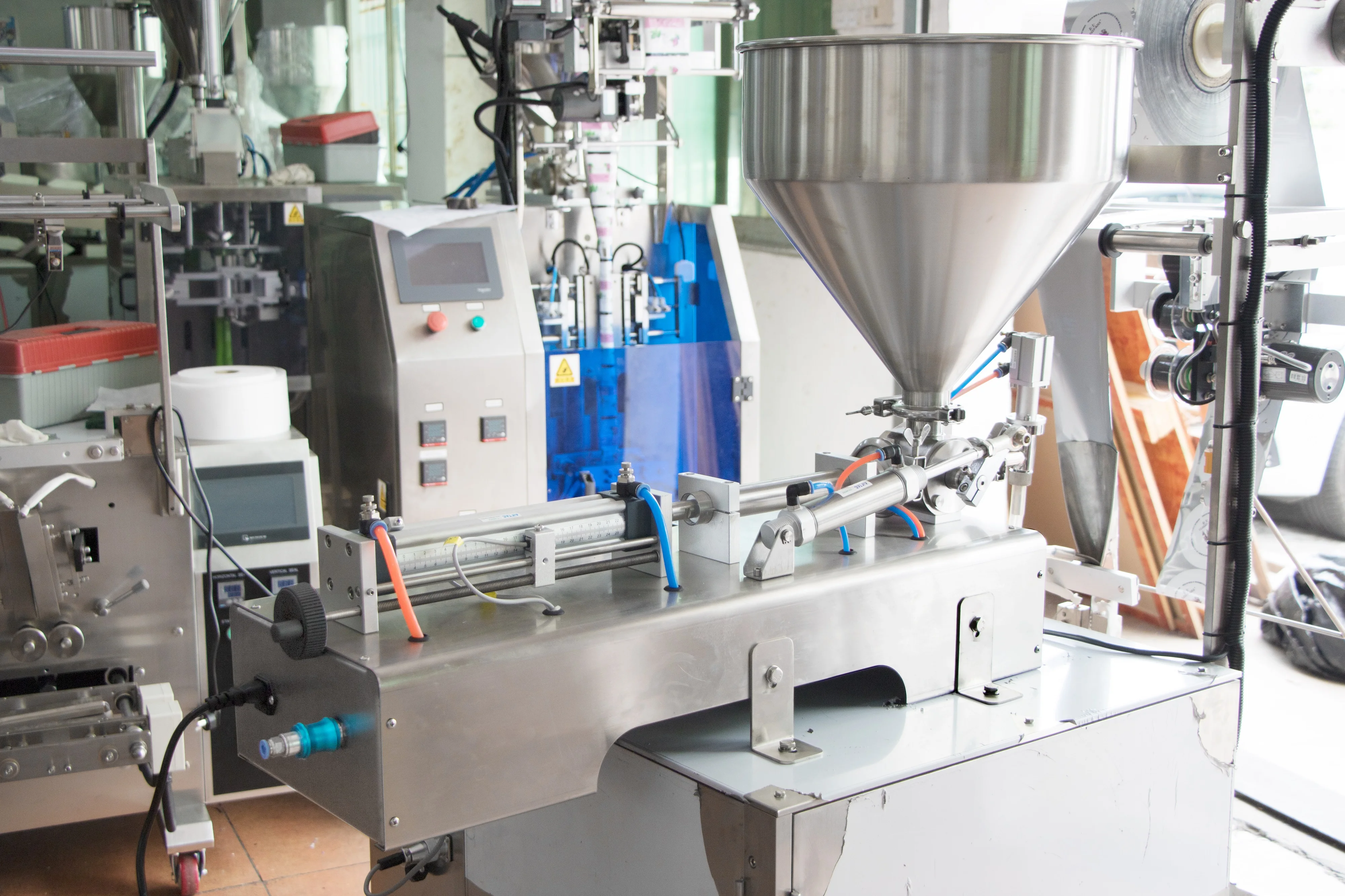 Машина для розлива молока/сока однокомнатная машина жидкости кормления 1800 пакетов в час простота эксплуатации и очистке