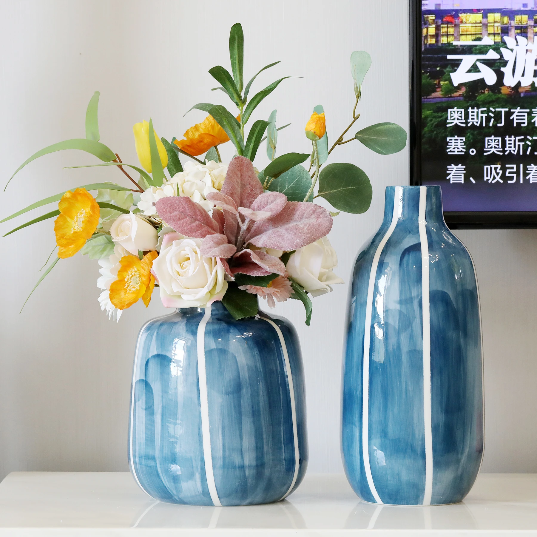 Nordic Blue Decorative Round Pottery Ceramic Vase Flower Porcelain Ceramic Vases For Home Decor