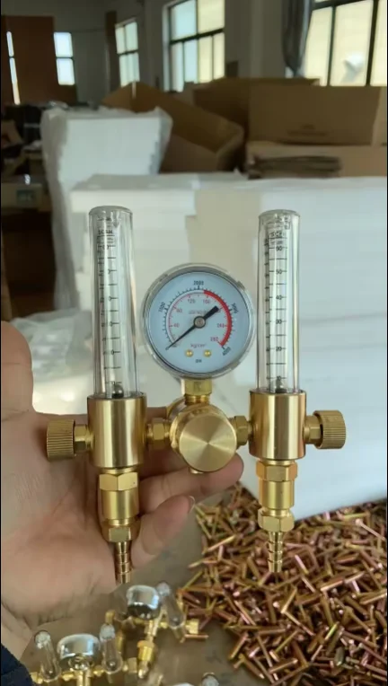 Uweld Hot Sale Dual Stage Argon/CO2 Flowmeter Gas Regulator
