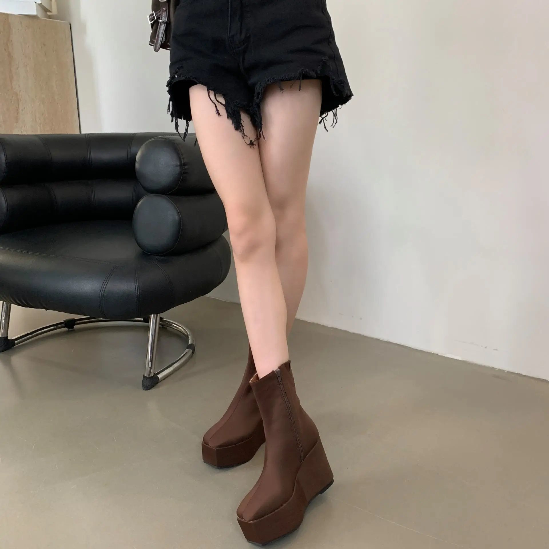 Dropshipping Custom Logo Wedges Heels Chunky Platform Ankle Boots Women Comfortable Fall New Short Chelsea Boots