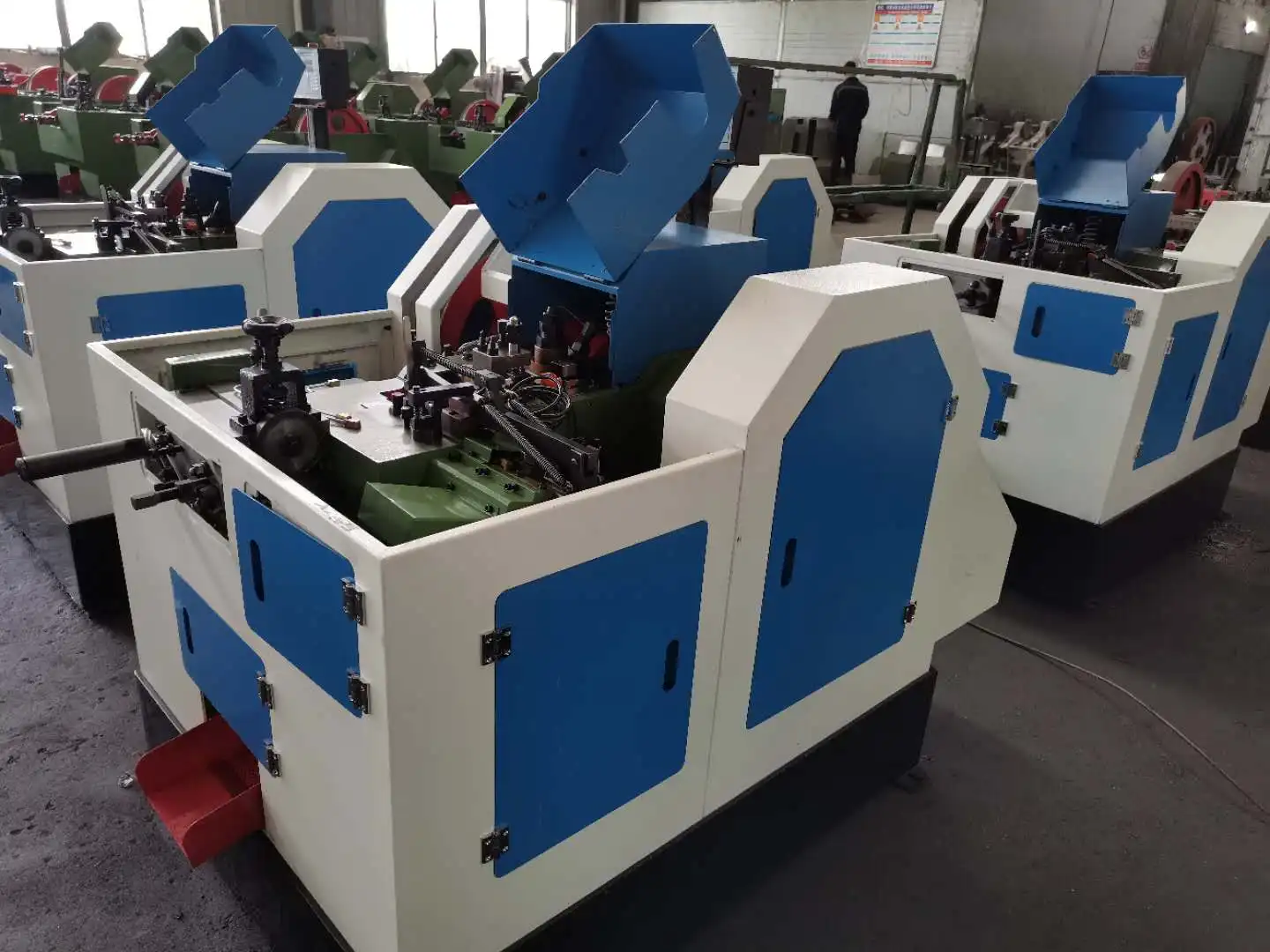 Высокоскоростной автоматический винтовой станок для холодной резки