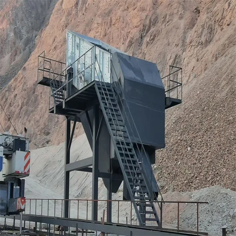 High screening rate mobile mining sand vibrating screen separator machine for stone crusher