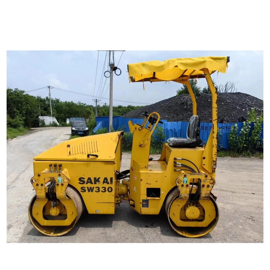 Used Small Road Roller SAKAI SW330  Sakai SW330 Vibratory Smooth Drum Roller In Good Condition For Sale