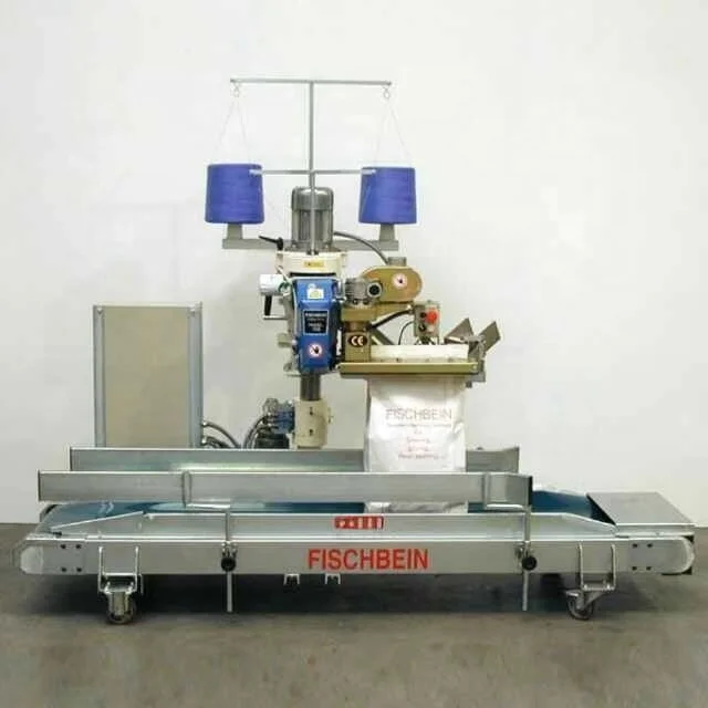 Cutting and sewing machine for plastic bags