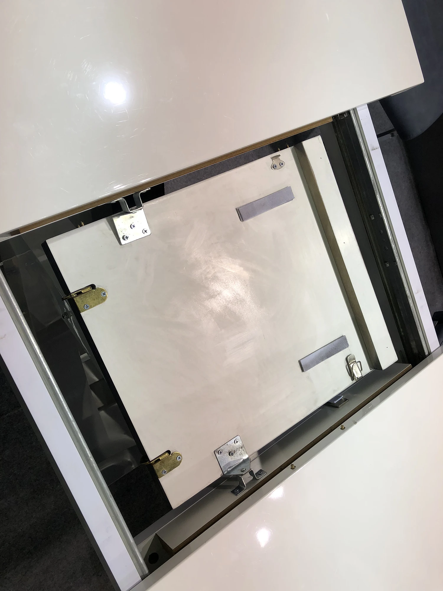 Разумная цена, горячая Распродажа, прямоугольные выдвижные высокие глянцевые окрашенные обеденные столы из МДФ для кухни