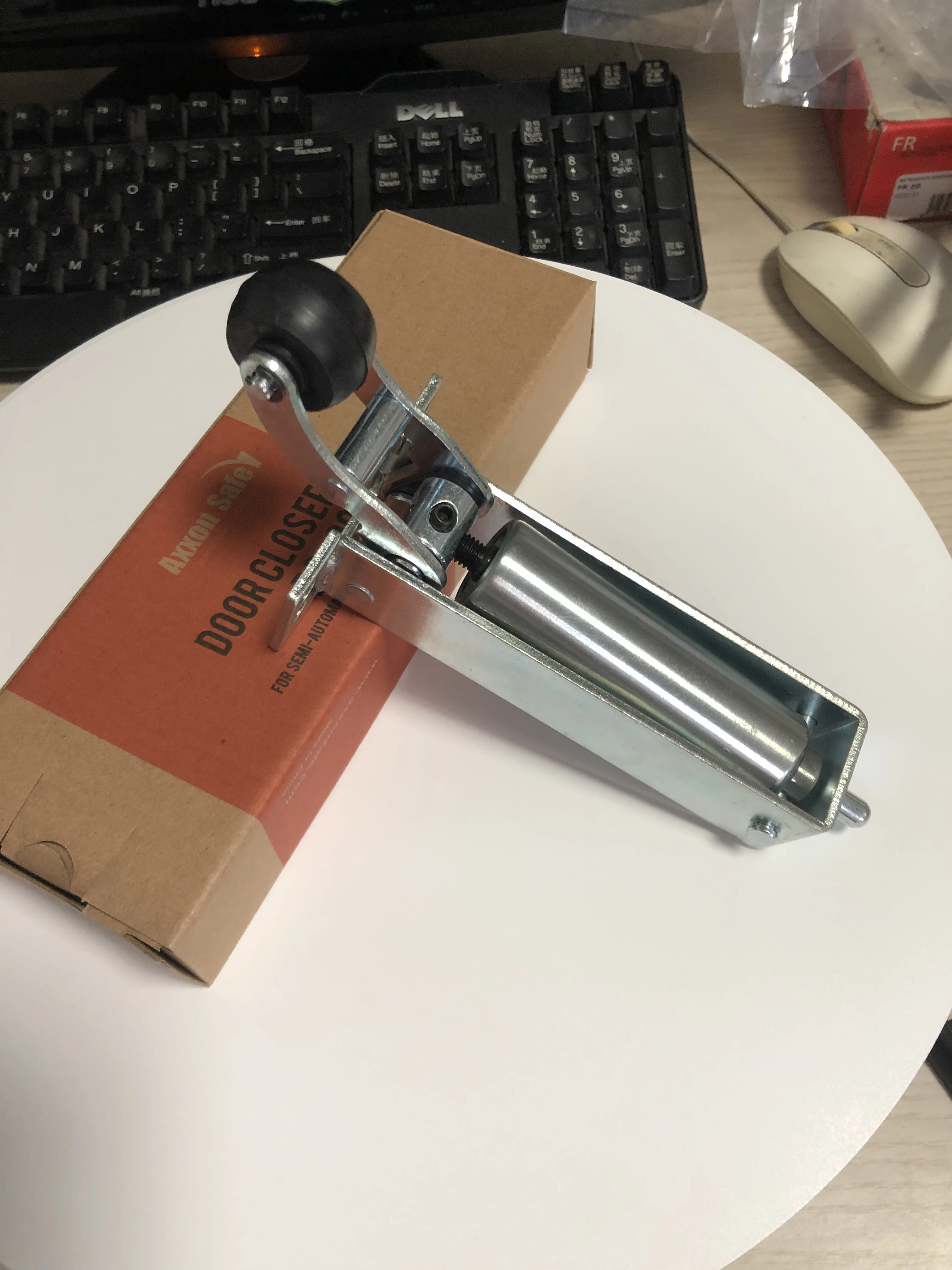 Zowee  lift semi automatic elevator door closer Axxonsafe door closer for lift swing door