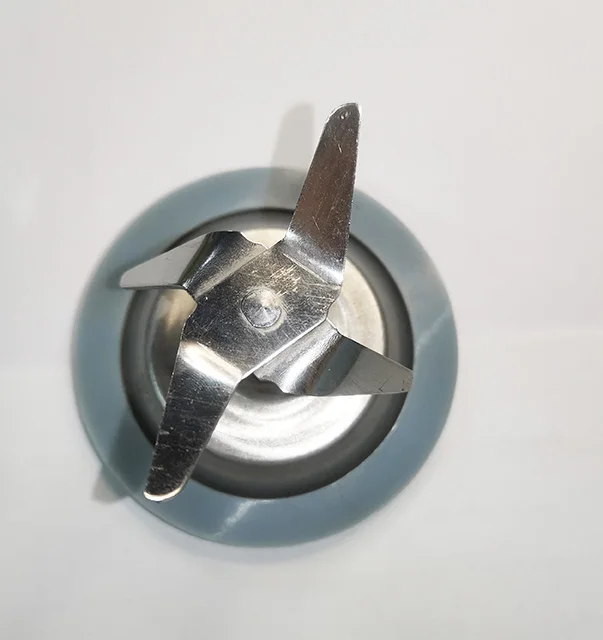 Stainless steel blender blade with rubber  drive wheel and gasket corrosion antioxidant