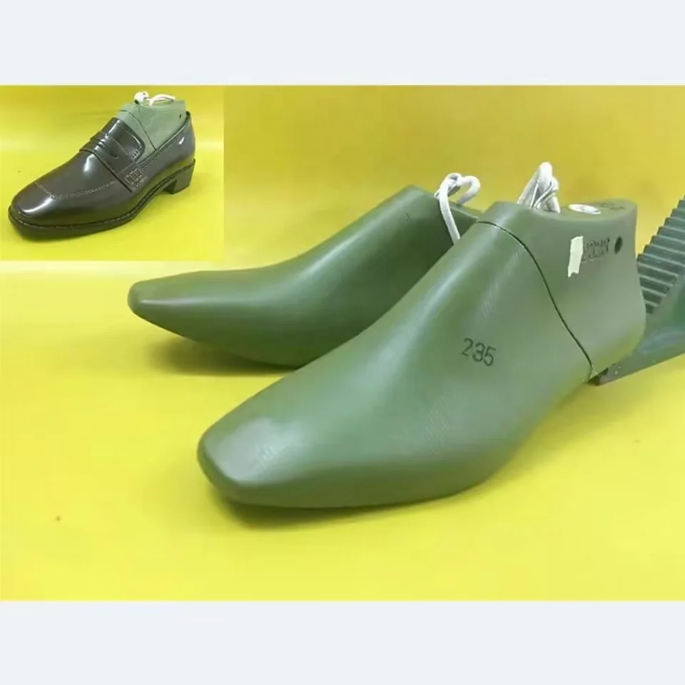 Женские лоферы пластиковые туфли