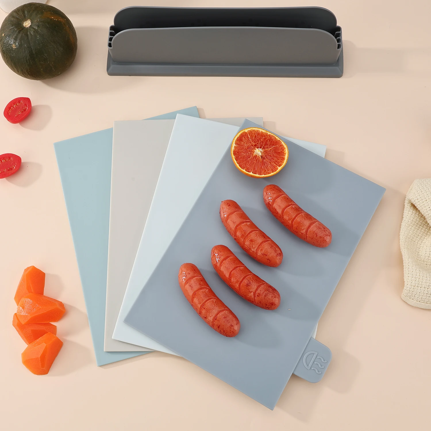 Wholesale Durable Eco-Friendly Multipurpose 4 Pcs Cutting Boards Set With Storage And Food Icon