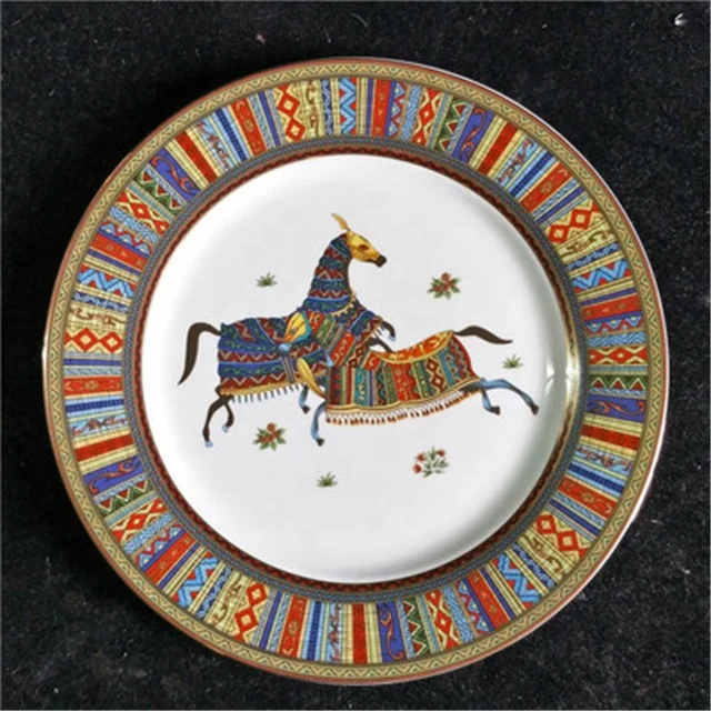 Hot Selling 4pcs Nordic Luxury War Horse Dining Room Sets Porcelain Dishes Plates With Gift Box