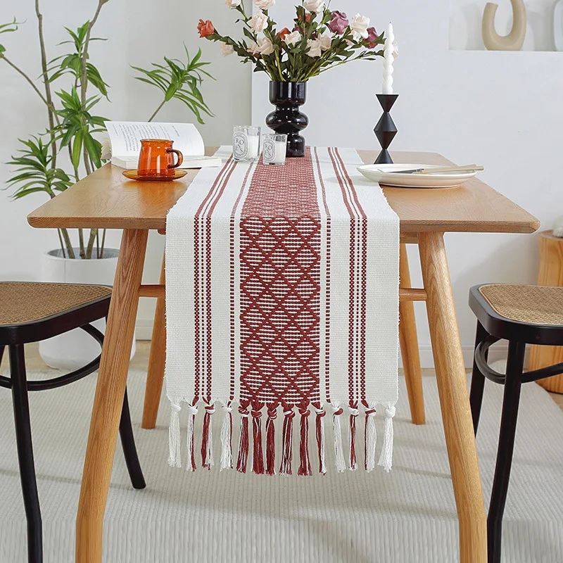 Cotton linen Jacquard table runner Geometric retro style luxury  table runner  black white jacquard style table ruuner