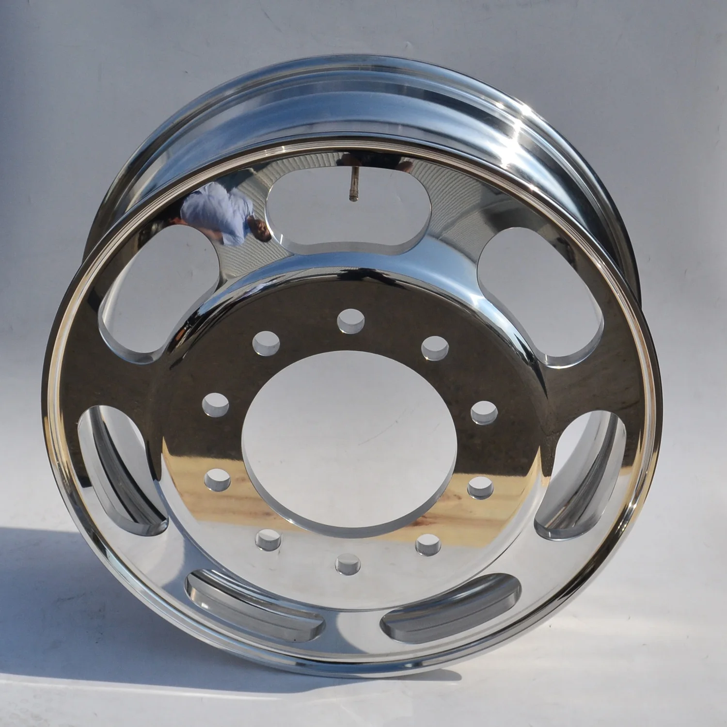 
aluminum forged truck wheel 