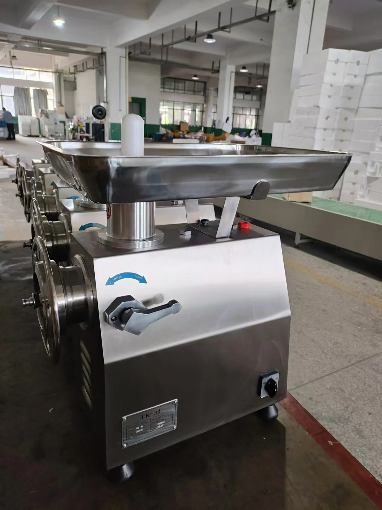Горячая Продажа Электрическая нержавеющая сталь мясорубка машина TK-32