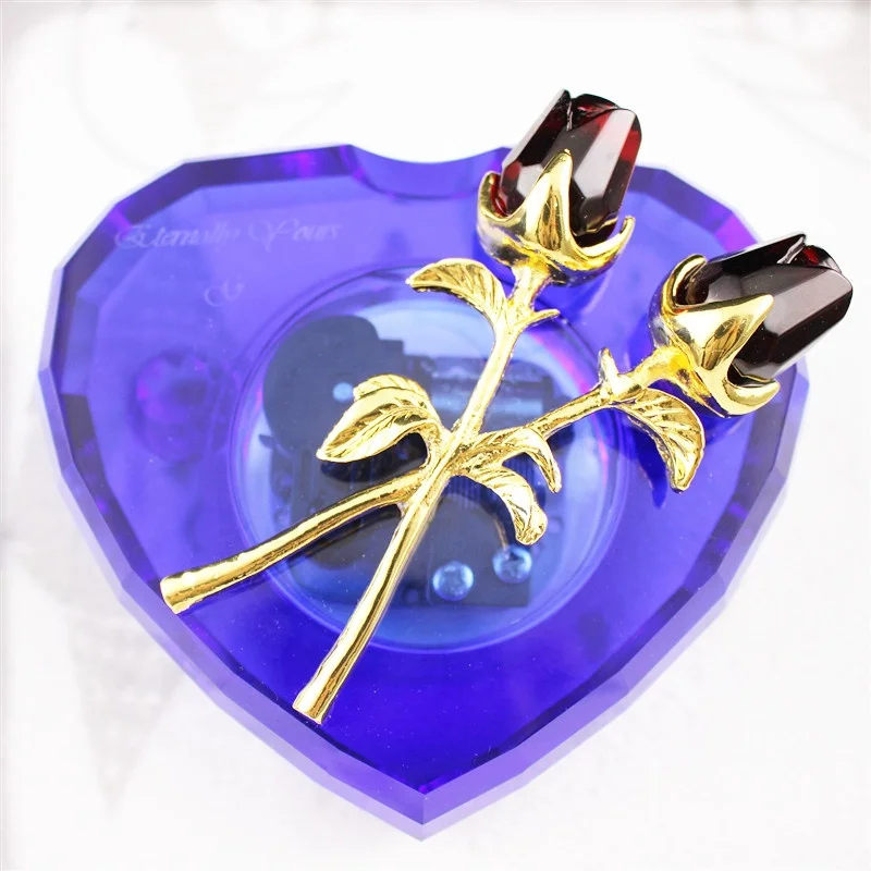 Novelty Gifts Manufacturer Wedding Crystal Heart Music Box with Roses Exquisite Crystal Music Boxes for Birthday/Christmas Gifts